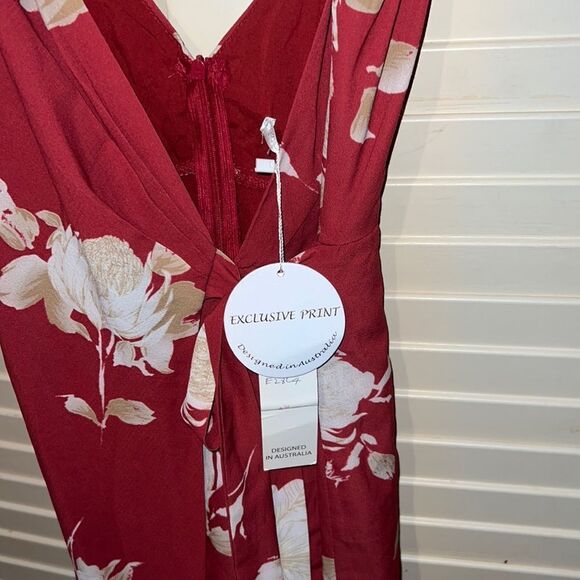 Morning mist red floral tropical romper designed in Australia size 6 - Picture 5 of 5